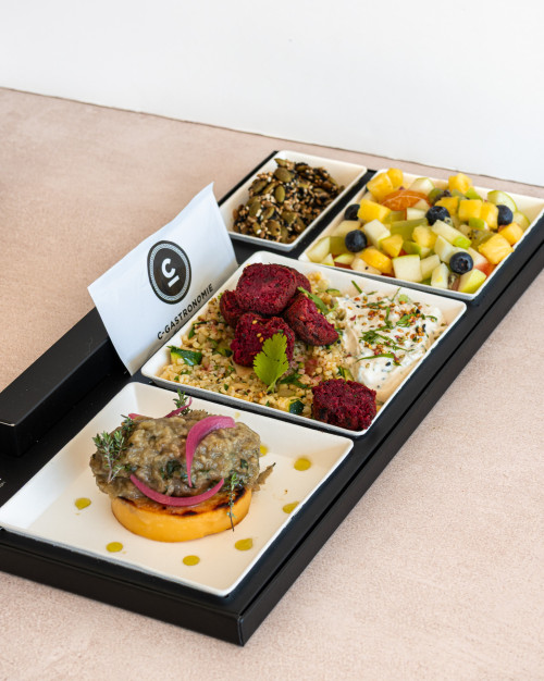 Plateau repas vegan / Vegan meal tray