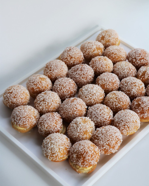 Plateau de 12 mini tropéziennes - Platter of 12 mini tropéziennes