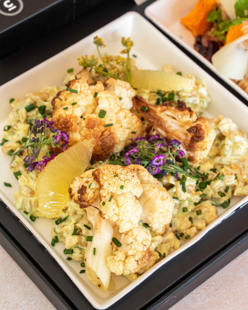 Plateau repas végétarien / Vegatarian meal tray