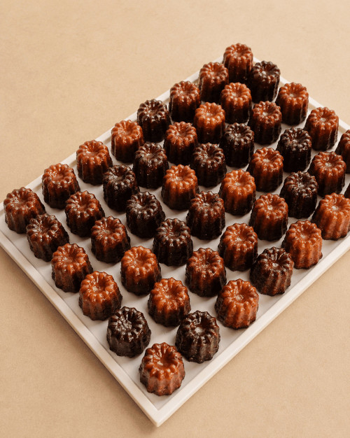 Mini-cannelés  - Plateau de 24 pièces /Mini-cannélés - Tray of 24 pieces